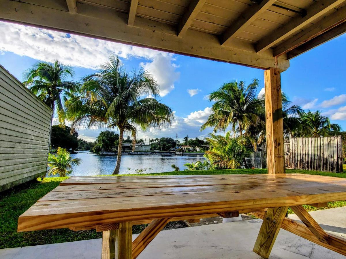 Lakefront Vacation Home - Sleeps 8 Davie Kültér fotó